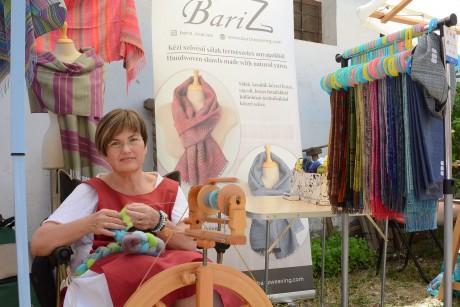 Textiludvar-Textilkert - színes kézműves varázslatok a Rác utcában